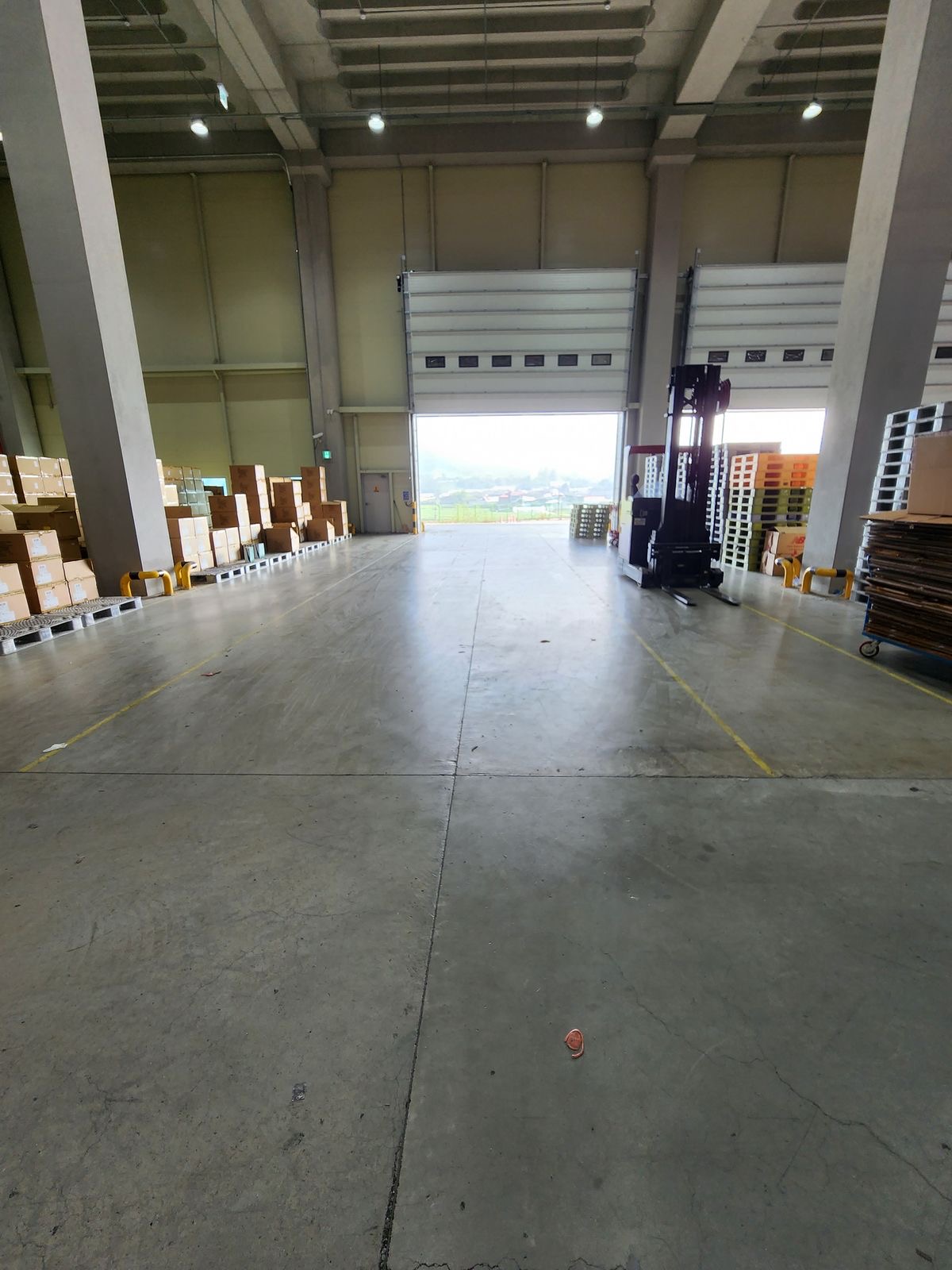 Distribution Warehouse